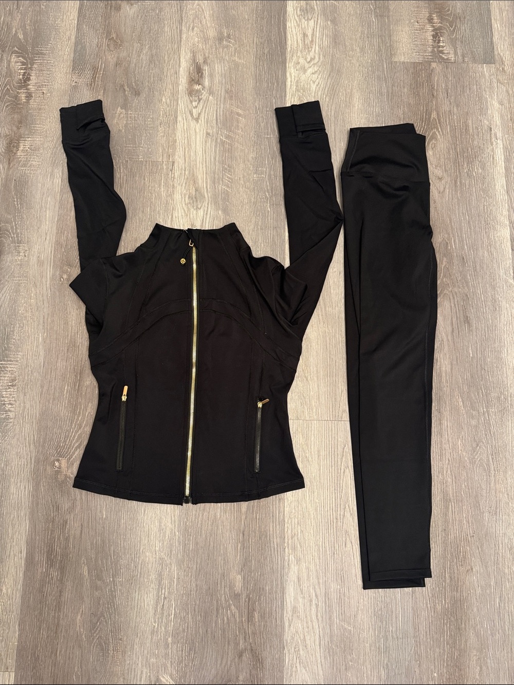 Lululemon Women’s Black Active Jacket & Legging Set - Picture 3 of 4